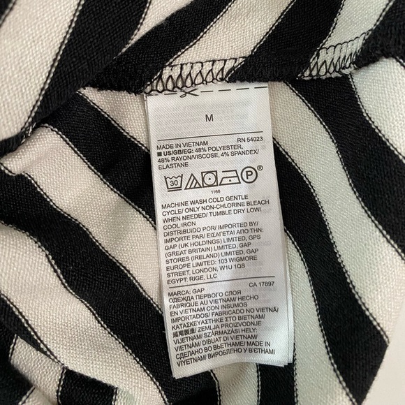 Gap Chevron Striped Sleeveless Sweater Top women’s size M - Picture 9 of 9